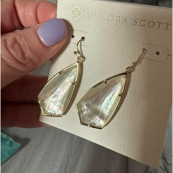 Kendra Scott hanging earrings - Picture 1 of 4